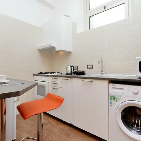 Apartment Style Julia 50 Mt From Colosseum Rome